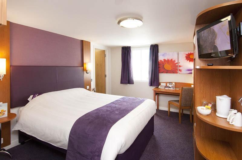 Premier Inn Premier Inn Southend Airport Εξωτερικό φωτογραφία